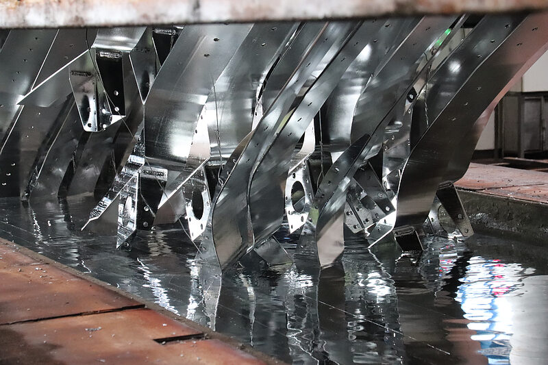 UWP 2025: ZINQ - Stahlteile nach Zinkbad